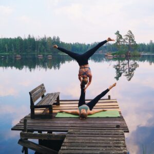 acroyoga mono-limb in reverse star